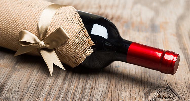 Wine-Gift-Giving-Guide-and-Tips-750x400