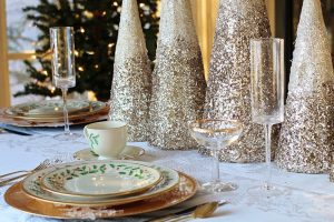 7-ways-to-be-a-gracious-guest-at-the-holiday-party