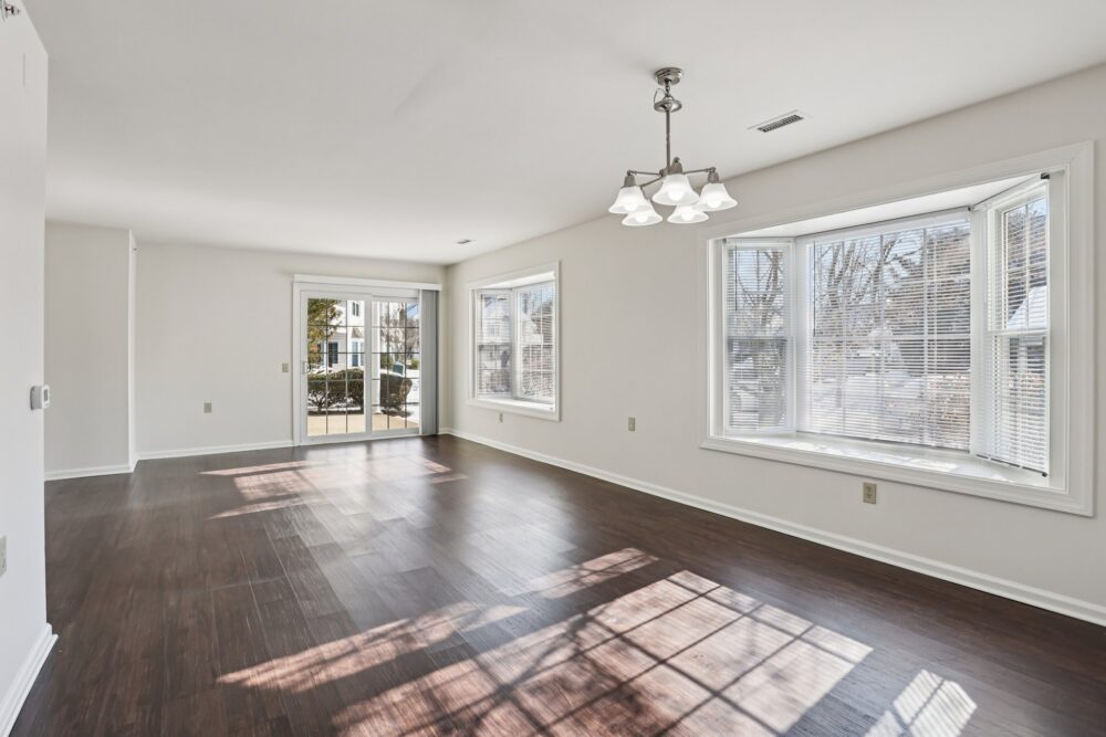 5-web-or-mls-Ramapo Trail Rental Office-S2301-005